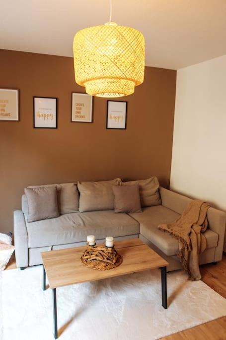 Central-living Brown - Wifi - Netflix - 5 Pers * Essen